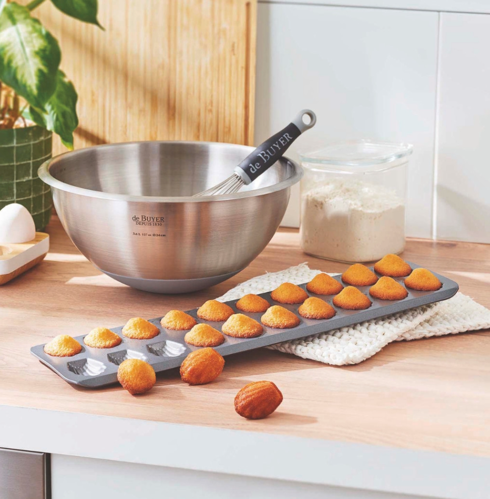 Plaque 20 mini madeleines acier antiadhésif 4,3x3cm - De Buyer