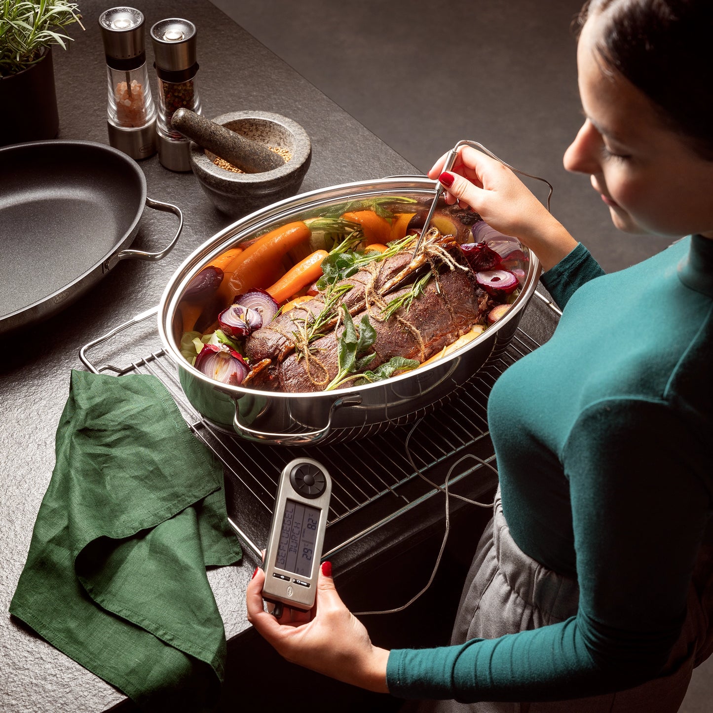Cocotte ovale avec couvercle Pure Elements - Rösle