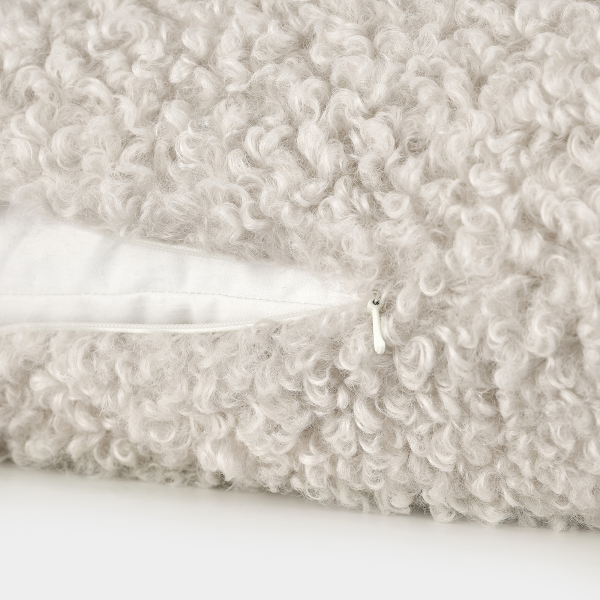 Housse de coussin Teddy 30 x 50 Blomus coloris Moonbeam - bouclette douce à poils courts
