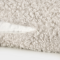 Housse de coussin Teddy 30 x 50 Blomus coloris Moonbeam - bouclette douce à poils courts