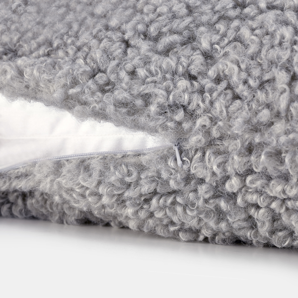 Housse de coussin Teddy 30 x 50 Blomus coloris Sharkskin - bouclette douce à poils courts