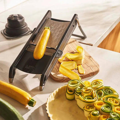 Mandoline Swing plus De Buyer - Châssis composite fibre de verre, rampe alvéolée inox