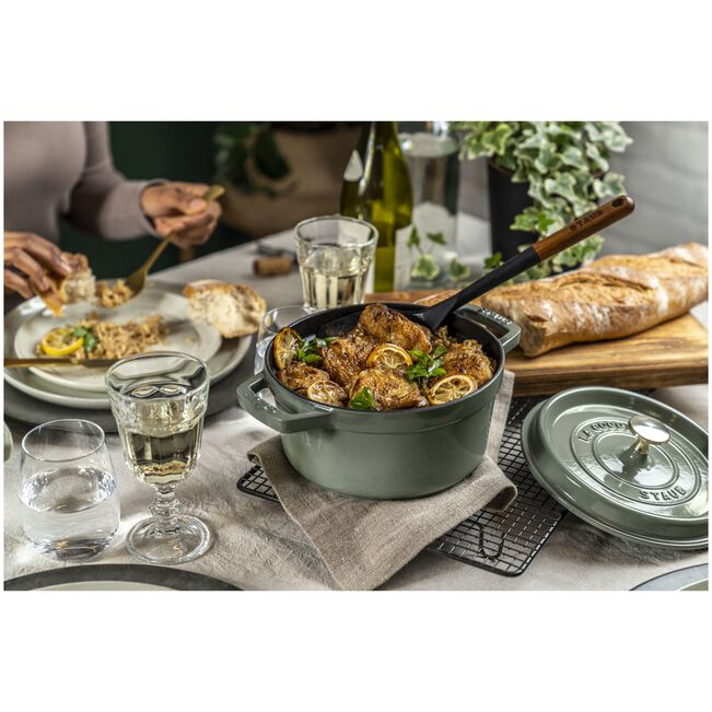 Cocotte en fonte ronde 22 cm - Staub