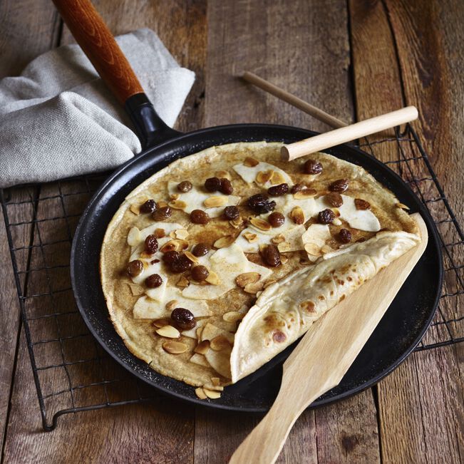 Crêpière avec poignée en bois 28 cm, Fonte, Noir mat - Staub