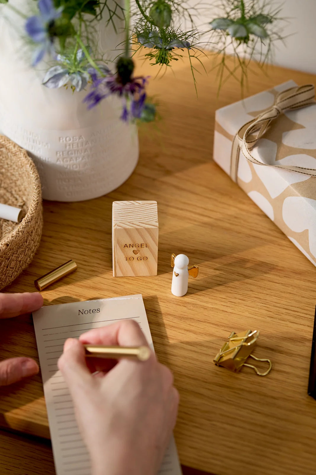 Petit ange compagnon en coffret Räder porcelaine