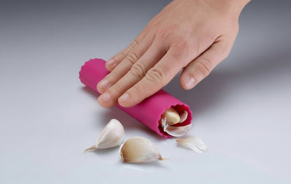 Épluche-ail en silicone ZAK! - sans odeur sur les doigts