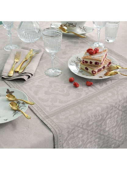 Chemin de table en lin beige 174x54 avec finitions coins capuchons