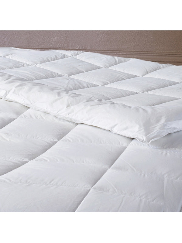 Couette chaude Baïkal blanche en percale de coton, piquage carreaux, 140x200