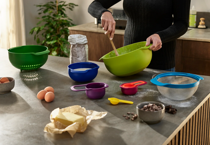 Set Compact de 9 Bols Mélangeurs Empilables en Multicolore Nest™ 9 Plus - Joseph Joseph