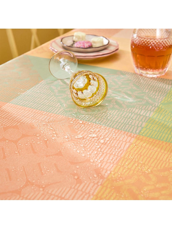 Nappe enduite rose Mille Empreintes pastel en coton 150x150 cm