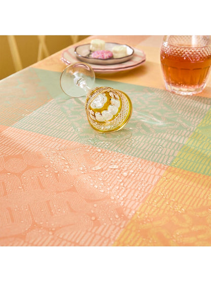 Nappe enduite rose Mille Empreintes pastel en coton 150x150 cm