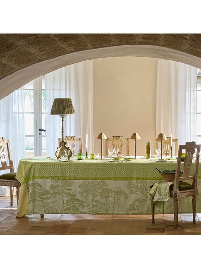 Nappe carrée en coton 115x115 vert avec finition coins capuchons