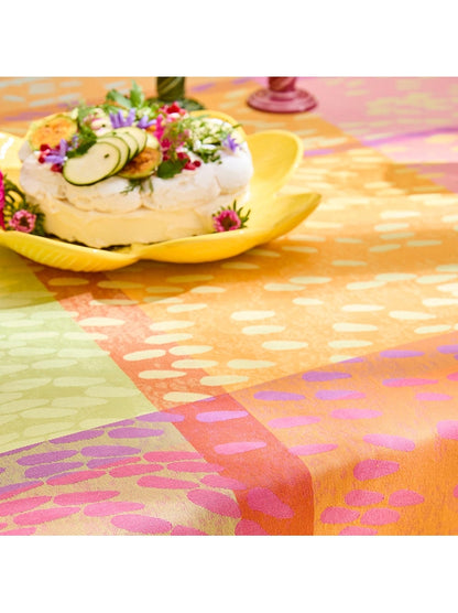 Nappe carrée 89x89 en coton rose motif berlingot Mille Sources