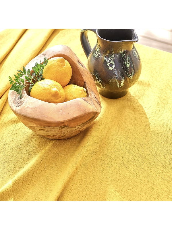 Nappe carrée Paradia Curry 175x175 en coton jaune curry avec ourlets soignés