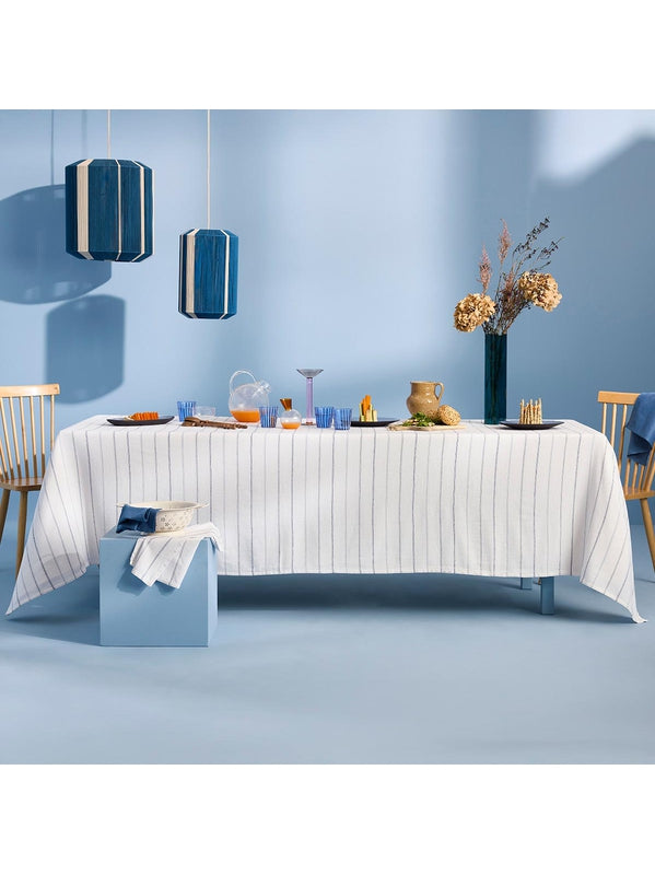 Nappe Rimini Blu en coton lavé blanc 160x160 à l'aspect légèrement froissé