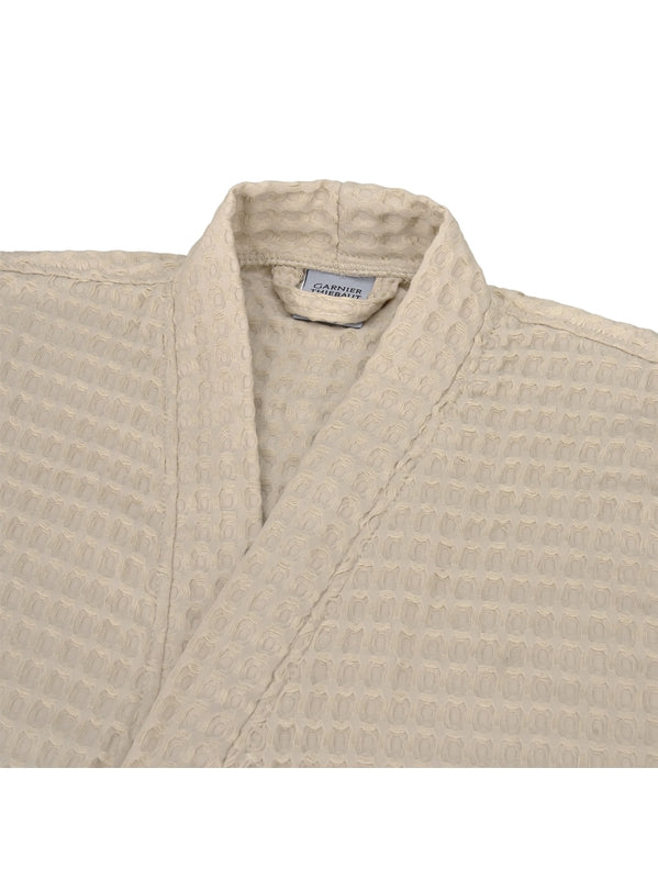 Peignoir femme beige en coton nid d’abeille, coupe courte et col kimono élégant