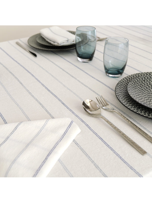 Serviette de table Rimini Blu 50x50 en coton lavé blanc, aspect légèrement froissé