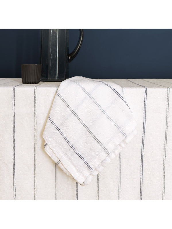 Serviette de table Rimini Blu 50x50 en coton lavé blanc, aspect légèrement froissé