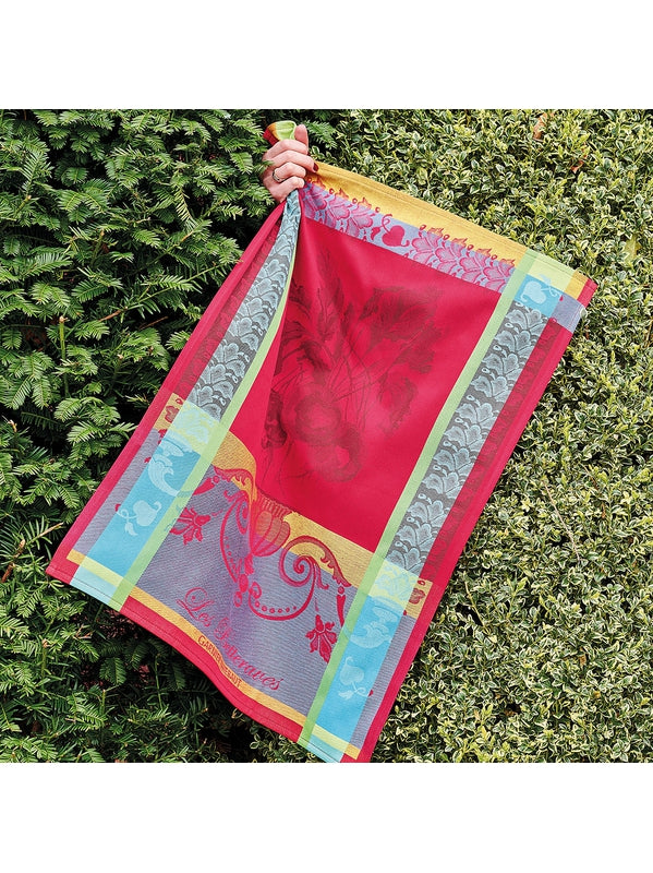 Torchon 100% coton Les Betteraves rouge 56x77 cm, motif betteraves et finition ourlet