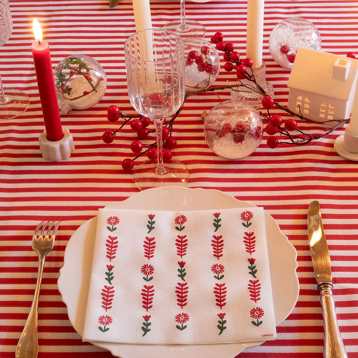 Serviette cocktail motif scandinave hivernal
