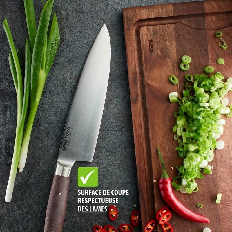 Planche à découper ENNO Gefu en bois de noyer aux veines naturelles