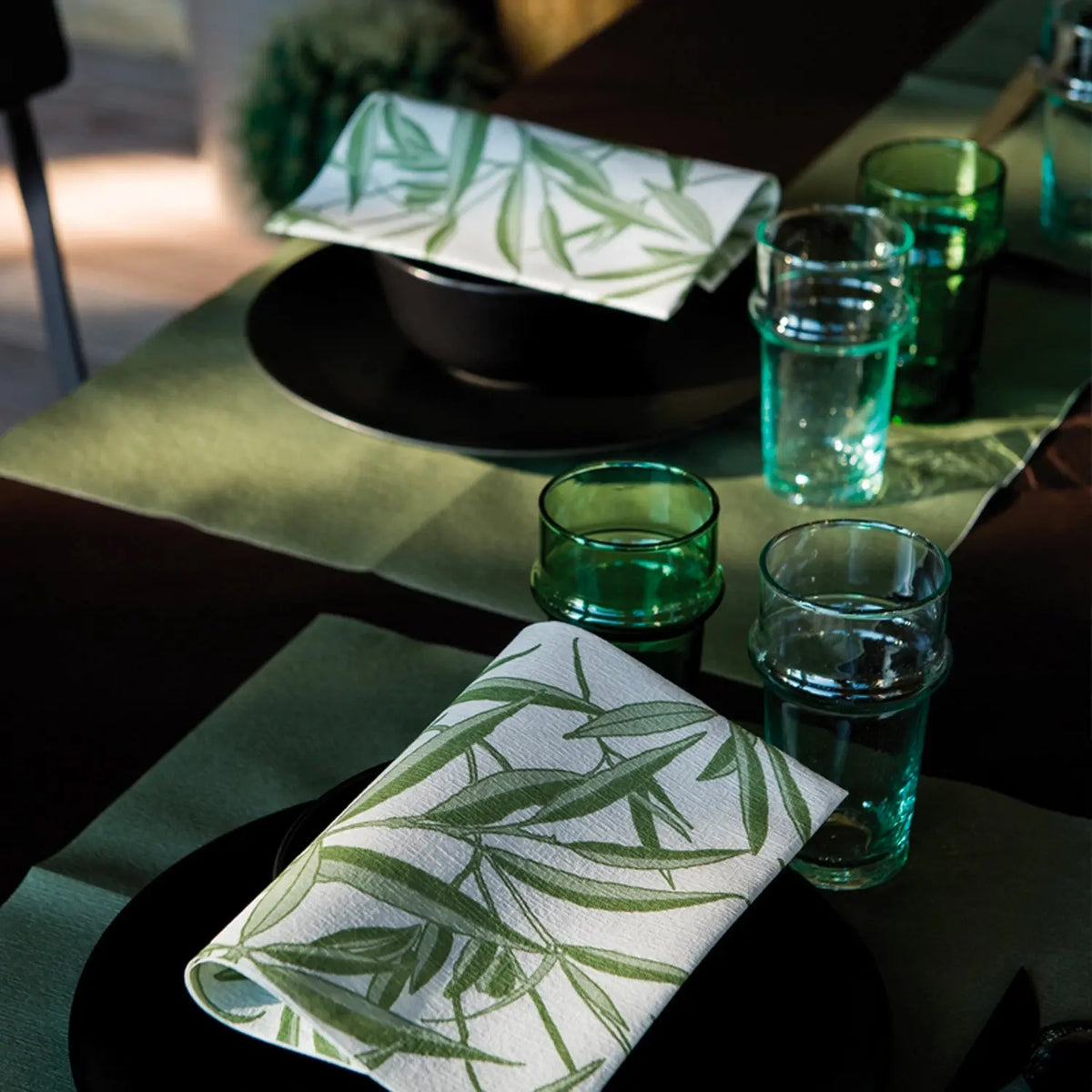 Serviette cocktail motif feuilles de saule vertes