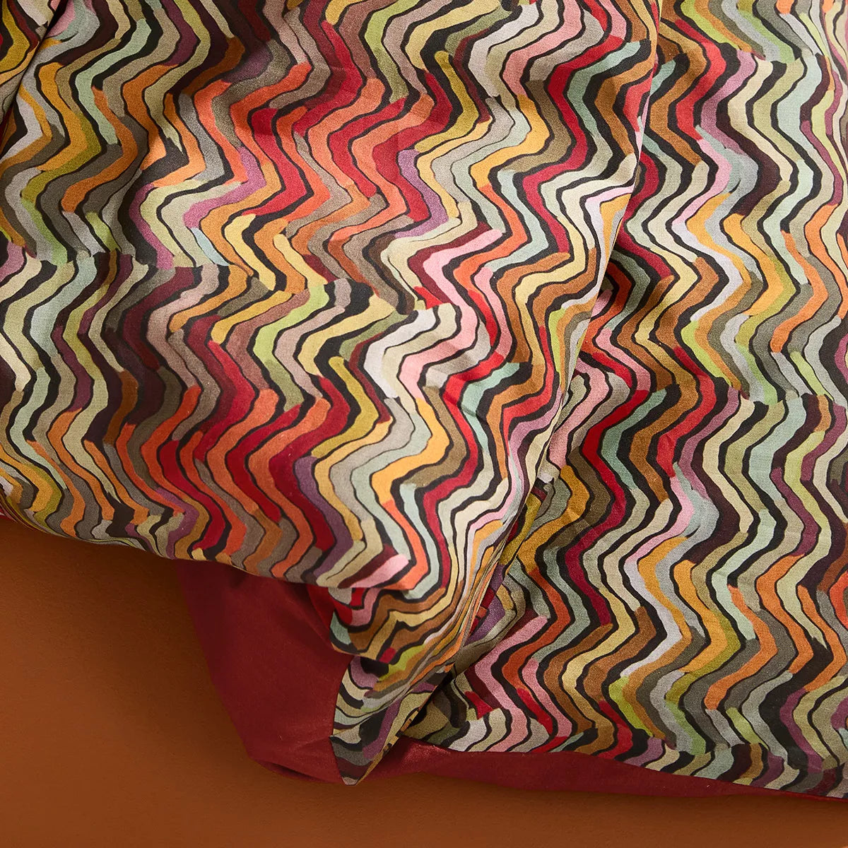 Parure de lit Wavy Pop imprimée, verso uni beige clair