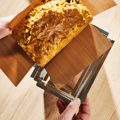Moule à cake rectangulaire à fond amovible + 2 feuilles de cuisson antiadhésive - De Buyer