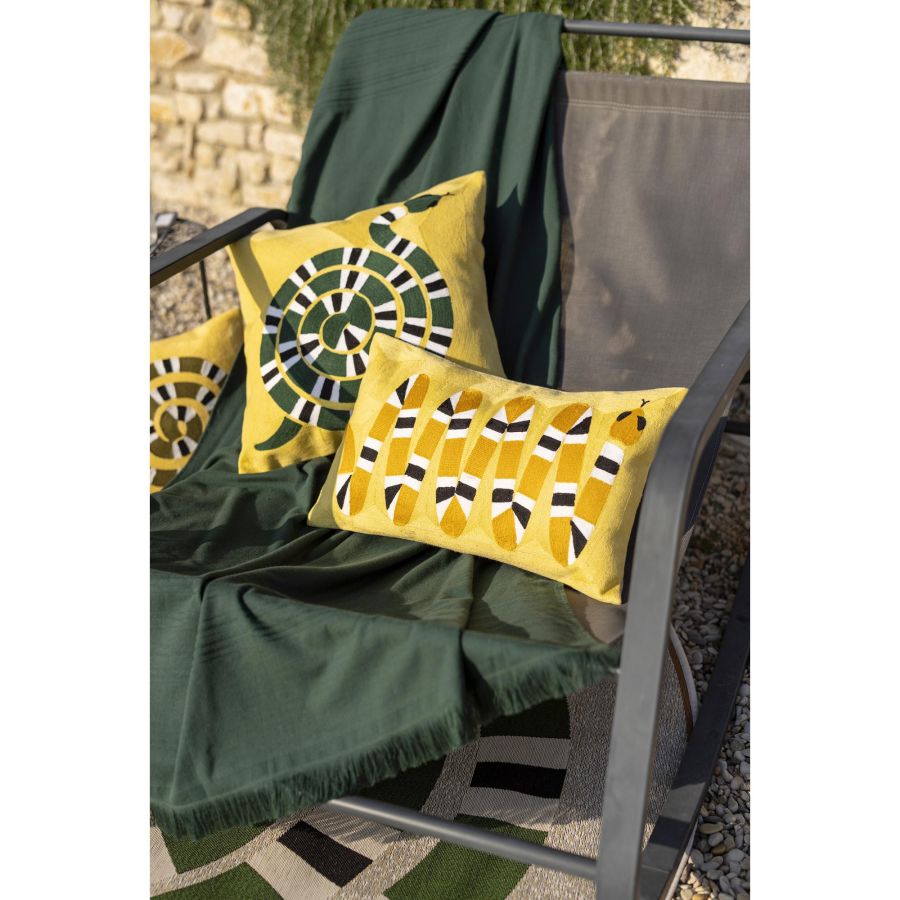 Coussin brodé Yoka - Maison Vivaraise