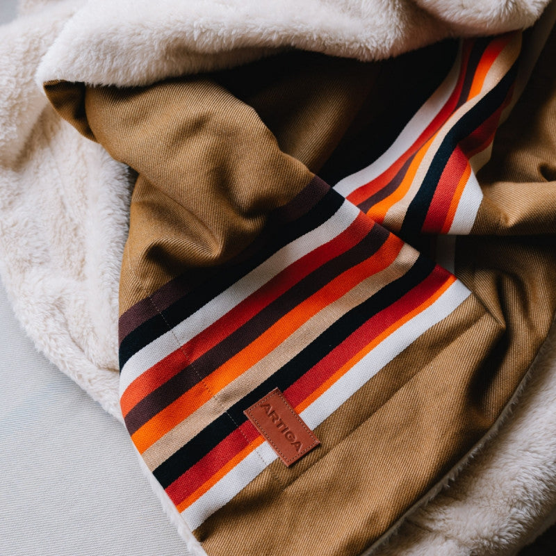 Plaid biface Artiga Mauléon Vison - motif espadrille marron sur fond uni