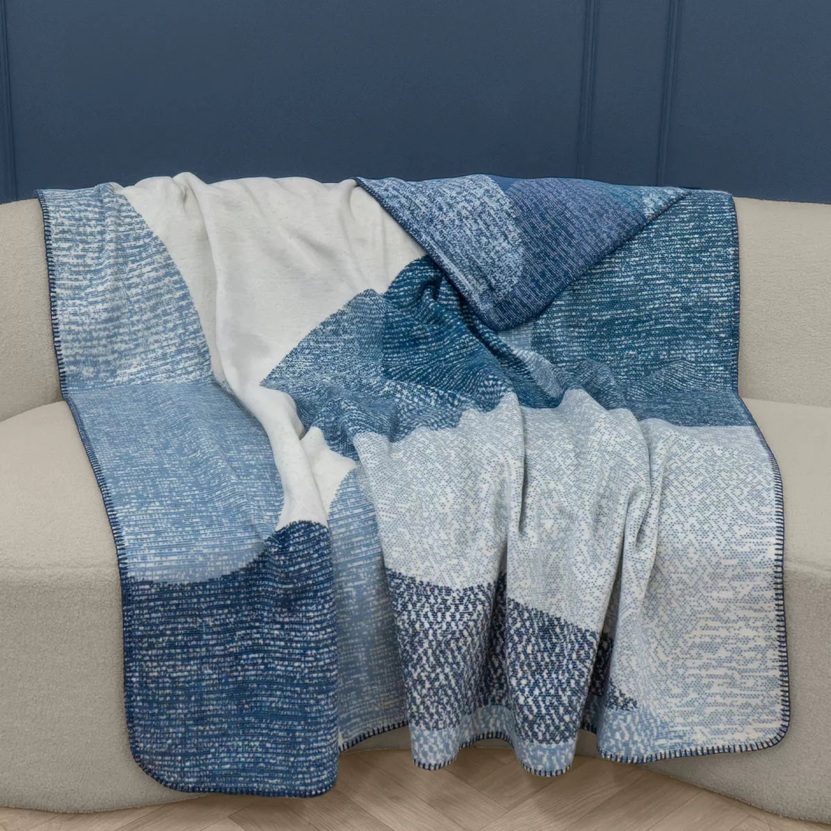 Plaid Aqua Blu en jacquard aux reflets bleus et gris