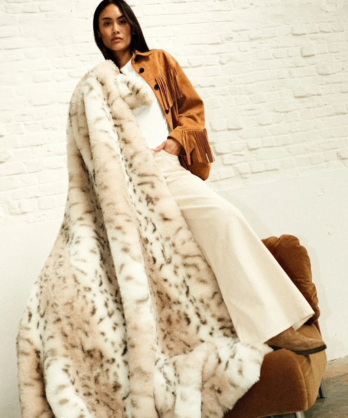 Plaid Fausse fourrure Léopard des Neiges - lookbook