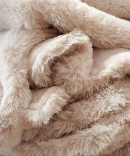 Plaid beige Polar Bear Waro - détail de la fausse fourrure
